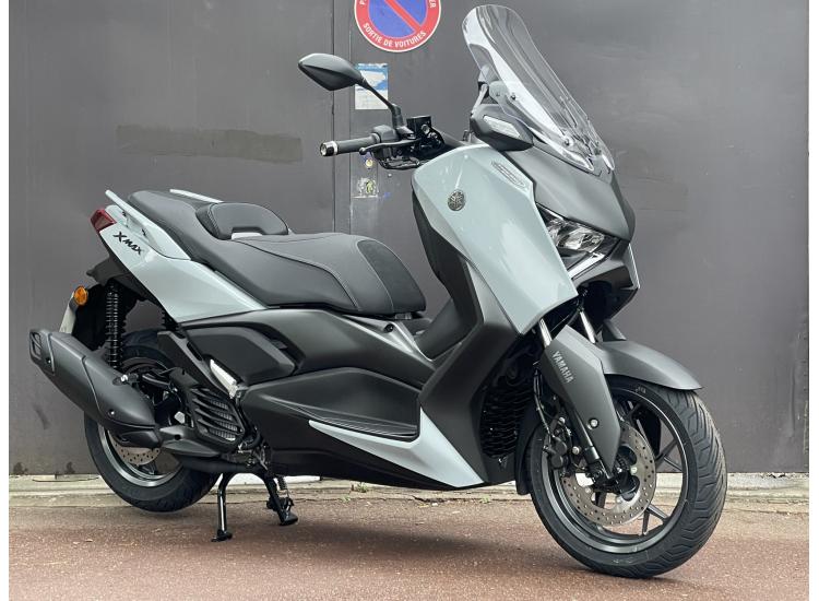 YAMAHA XMAX 300 TECH MAX TECHMAX - 821KM - GARANTIE CONSTRUCTEUR