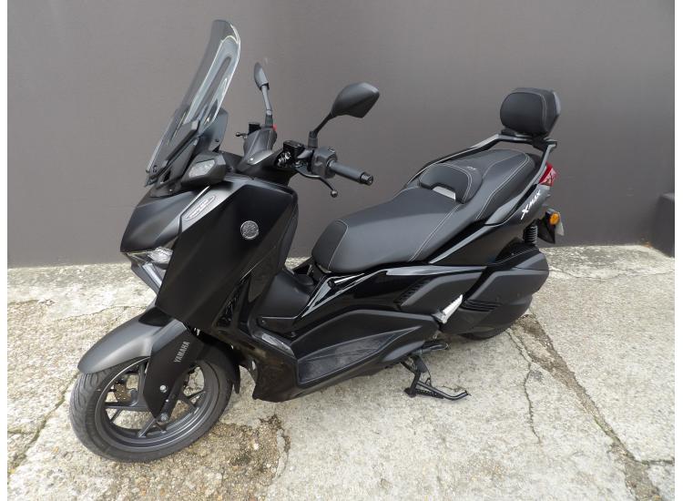YAMAHA XMAX 300 Tech Max