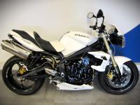 TRIUMPH STREET TRIPLE 675