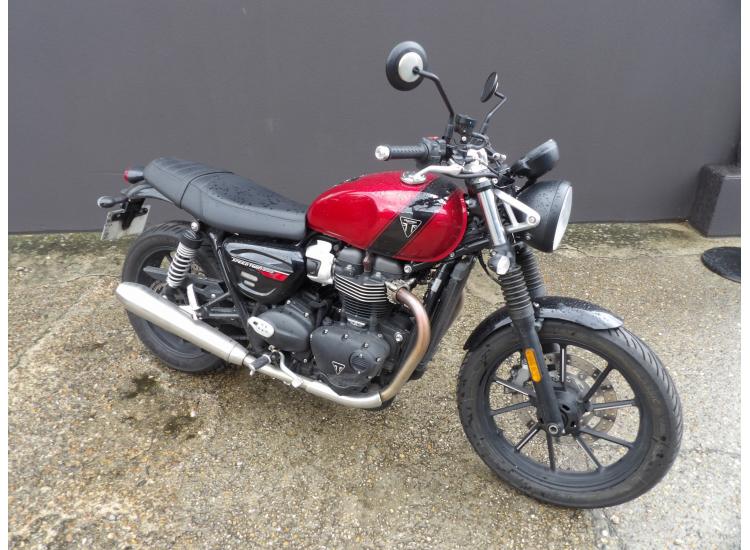 TRIUMPH SPEED TWIN 900