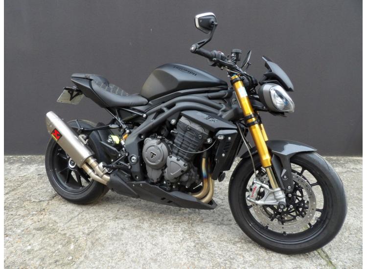 TRIUMPH SPEED TRIPLE 1200 RS