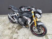 TRIUMPH SPEED TRIPLE 1200 RS
