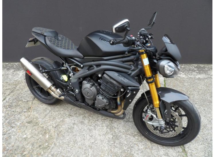 TRIUMPH SPEED TRIPLE 1200 RS