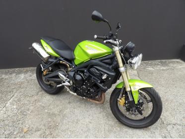 TRIUMPH STREET TRIPLE 675