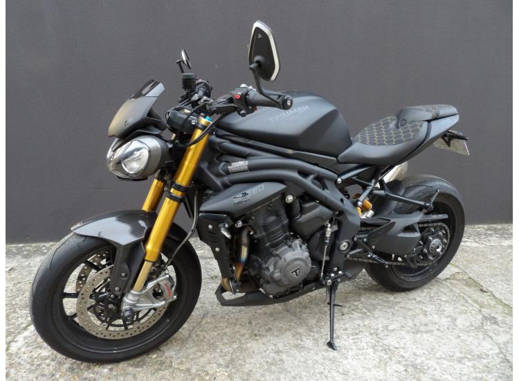 TRIUMPH SPEED TRIPLE 1200 RS