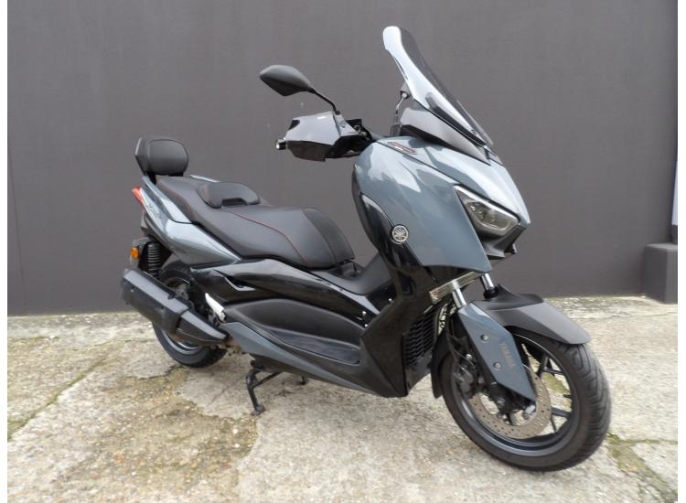YAMAHA XMAX 300 Tech Max