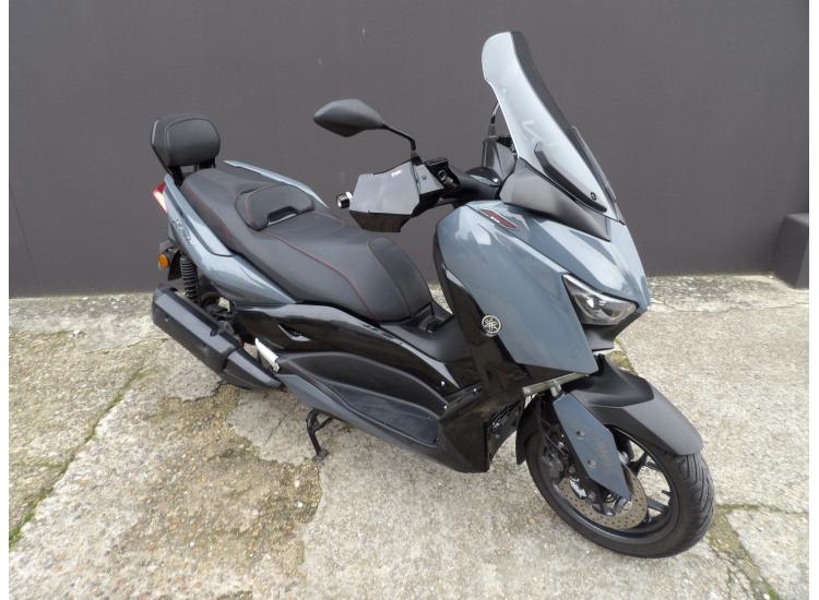 YAMAHA XMAX 300 Tech Max