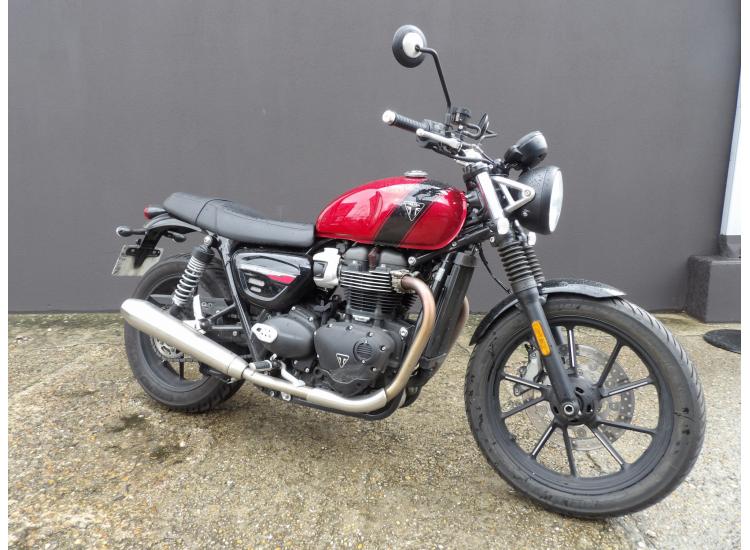 TRIUMPH SPEED TWIN 900