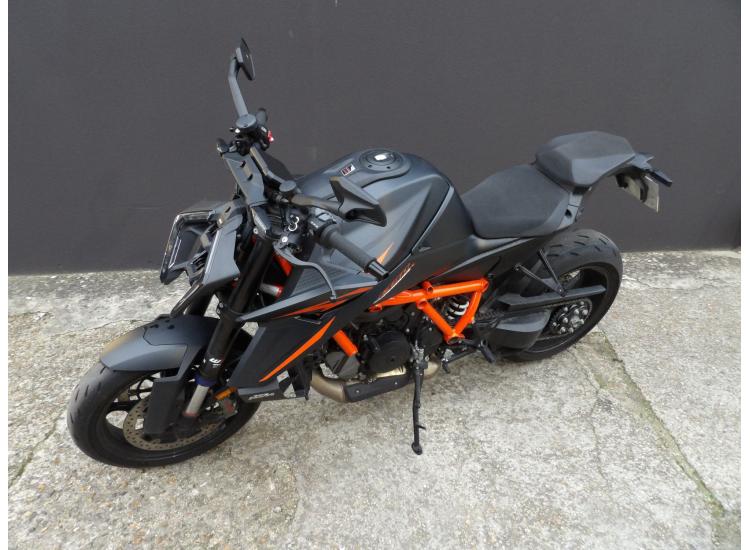 KTM 1390 SUPER DUKE R EVO