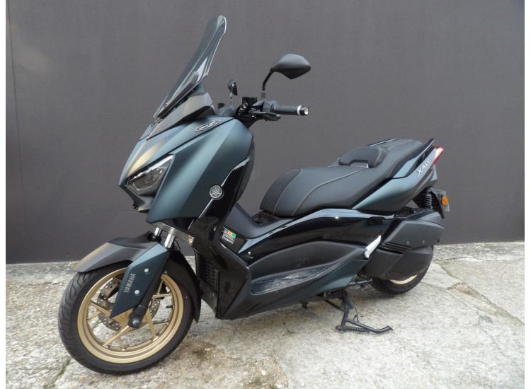 YAMAHA XMAX 300 Tech Max