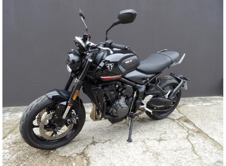 TRIUMPH TRIDENT 660